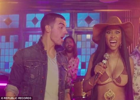 nicki minaj and joe jonas in dnce s kissing strangers daily mail online