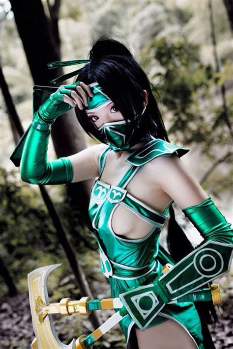 the 35 hottest cosplay girls from every single comic con