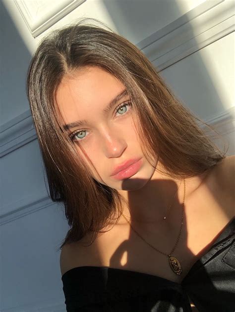 𝐓𝐔𝐓𝐓𝐎 𝐏𝐄𝐑 𝐂𝐀𝐒𝐎 jaden hossler pretty brunette pretty girls selfies