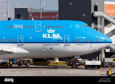 klm boeing  parked  amsterdams schiphol airport klms home airport stock photo alamy
