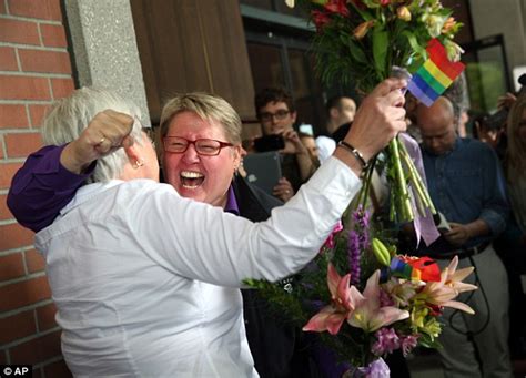 federal judge michael mcshane strikes down ban on gay marriage in oregon and weddings