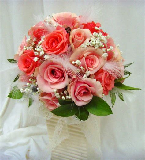 wedding flower bouquets learn    shapes sizes