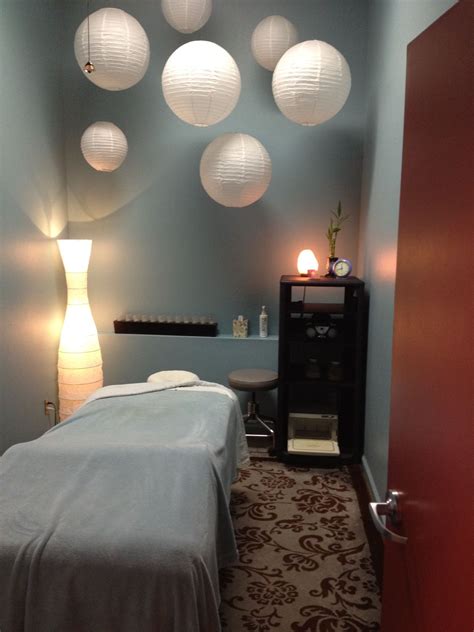 the spa at pacific wellness massage therapy room