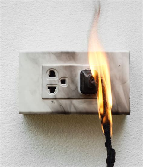 common sources  electrical fires    protect  business