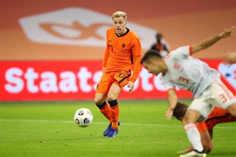 manchester uniteds donny van de beek   netherlands euro  team  injury samachar