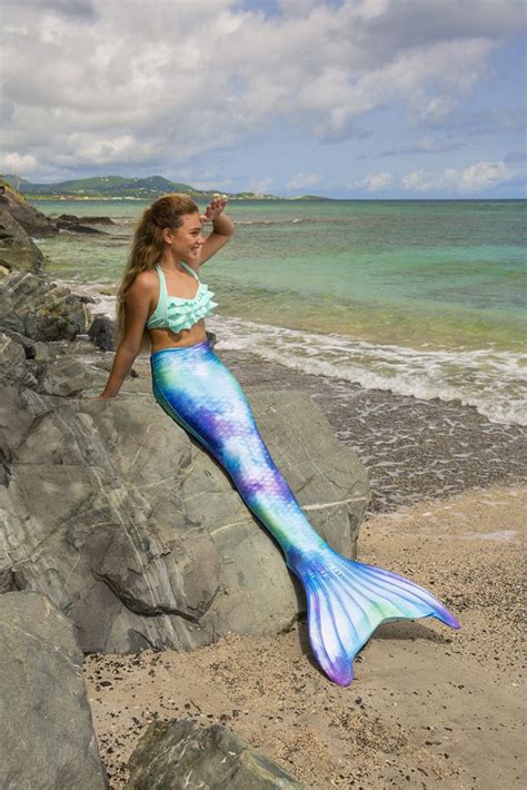 Watercolor Waves Mermaid Tail Finfriends