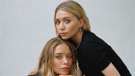 mary kate and ashley olsen had secret fashion show in paris