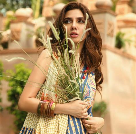 Mahira Khan Looks Ethereal In Latest Shoot Reviewit Pk