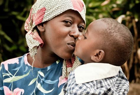 maman africaine banque d images et photos libres de droit