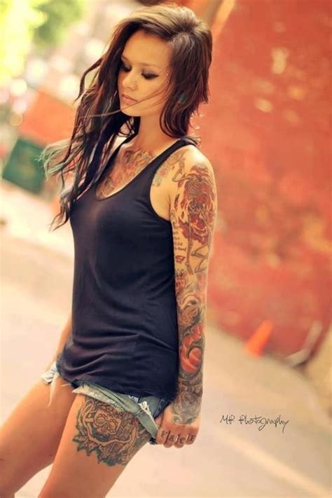 Pin By Jessie Smasher On Tatsandpiercings Beauty Tattoos Girl Tattoos