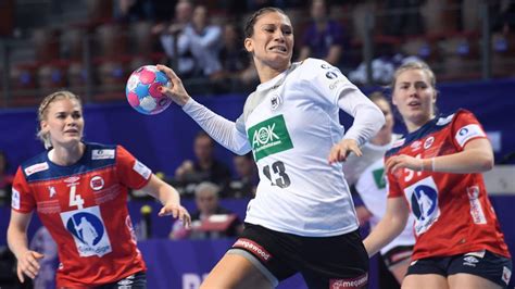 handball em deutsche handballerinnen schaffen sensationssieg gegen