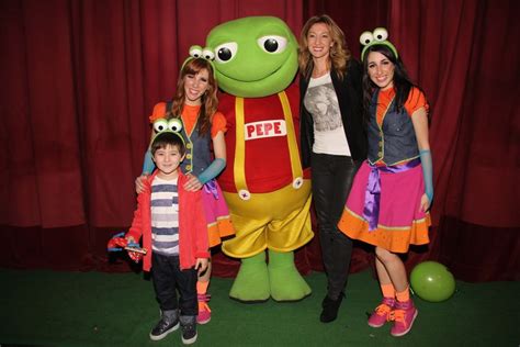 Exitoina Famosos En El Estreno Del Sapo Pepe