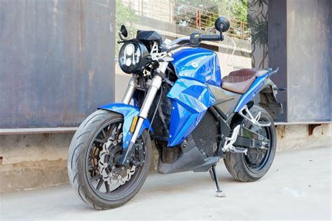 evokes urban classic  spied  india adrenaline culture  motorcycle  speed