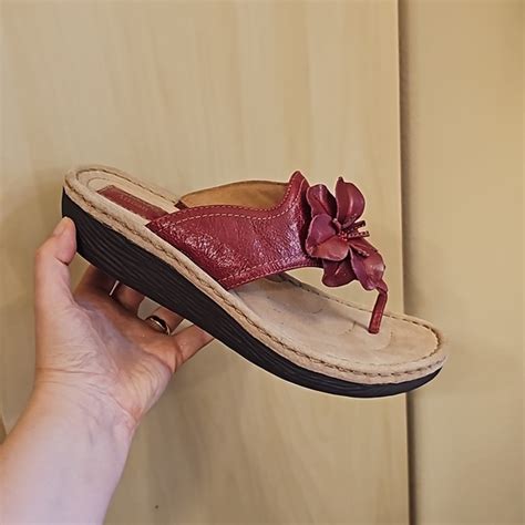 clarks shoes nwot clarks artisan leather thong wedge flip flop