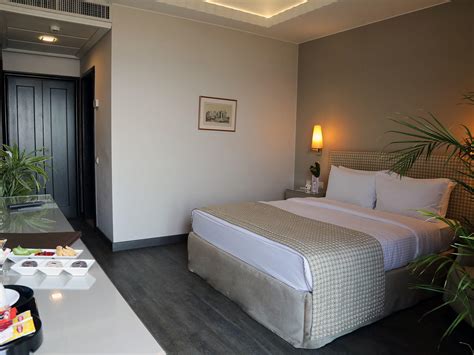 premium rooms rooms  warwick palm beach hotel beirut