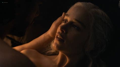 emilia clarke nude nip slip in brief sex scene game of thrones 2017 s7e7 hd 1080p