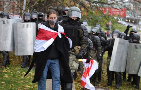 wit rusland autoriteiten zetten intimidatie media onverminderd voort