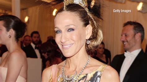 If The Shoe Fits Sarah Jessica Parker Teams Up With Manolo Blahnik