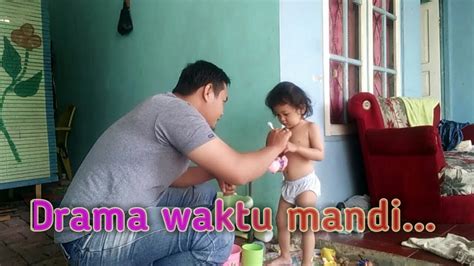 Ayah And Anak Perempuannya Mandi Pagi Youtube