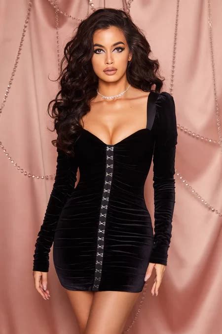 Black Sweetheart Velvet Mini Dress Oh Polly In 2020 Mini Black