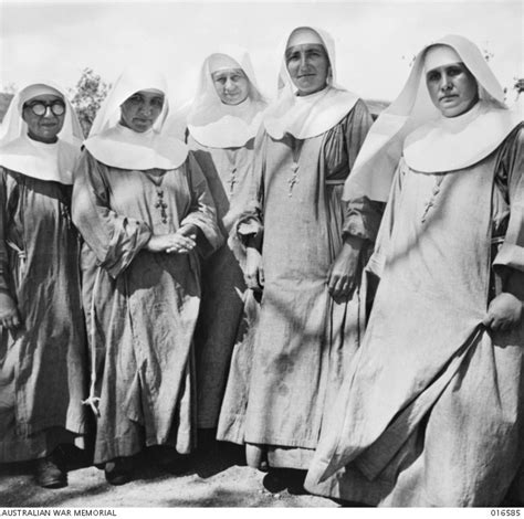 New Guinea Five Nuns Dressed In Their Habits Arriving At Moresby Left