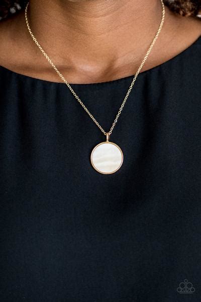 Paparazzi Short Necklace - Shimmering Seashores - Gold