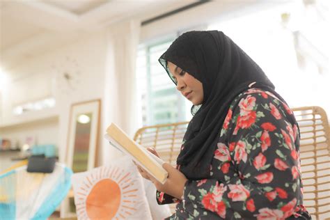 malay muslim women are still held back by domestic expectations this