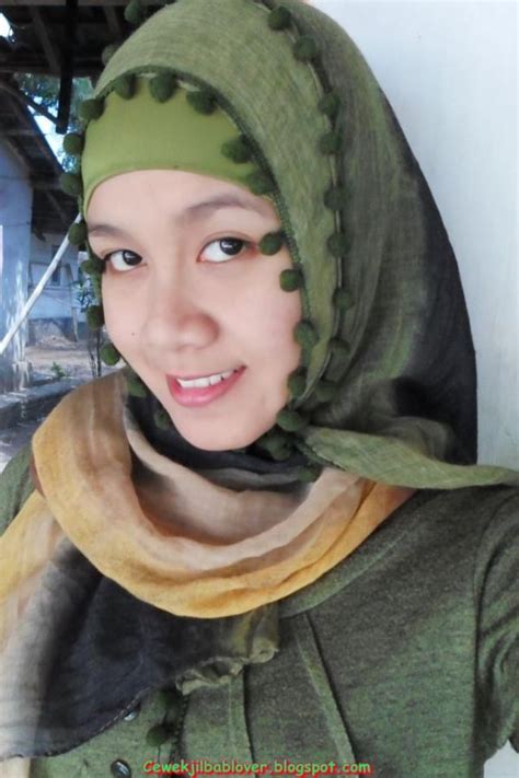 cewek jilbab ngentot pamer memek toket montok smp