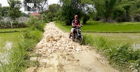 Puluhan Tahun Rusak Parah Jalan Poros Desa Koolan Belum Ada Perbaikan