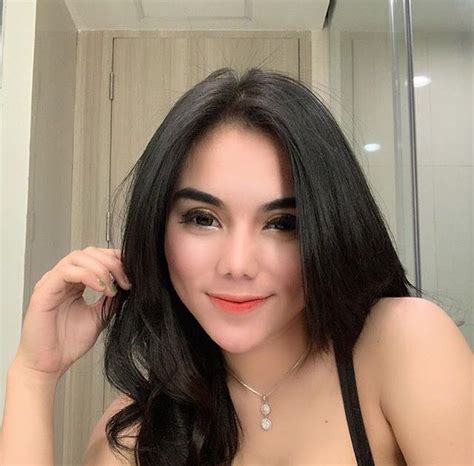 ibu mertuaku yang montok langsung sange saat melihat kontolku