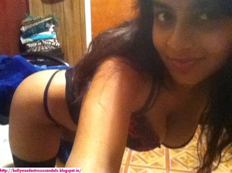 delhi college girl naked leaked photos from blackberry phone 2018 best