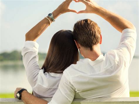 15 Perkara Yang Lelaki Boleh Buat Untuk Jadi Suami Romantis Gerenti