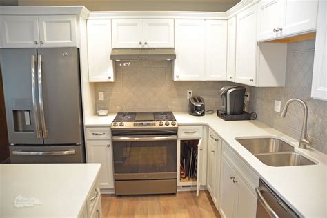 kitchen design  lansing features purestyle laminate cabinets