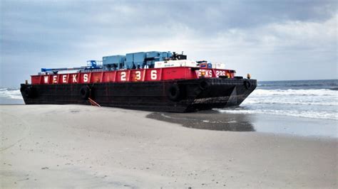 Barge Runs Aground Tug Sinks On Long Island No One Hurt
