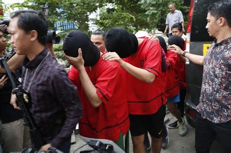 Its Not Illegal To Be Gay In Indonesia But Police Are Cracking Down