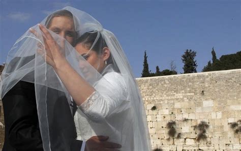 orthodox couples opt for illegal halachic weddings the times of israel