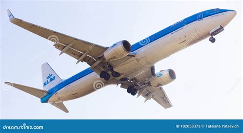 klm airlines plane landing editorial stock photo image  airframes