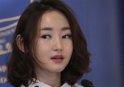 yeonmi park s long journey from north korea to chicago