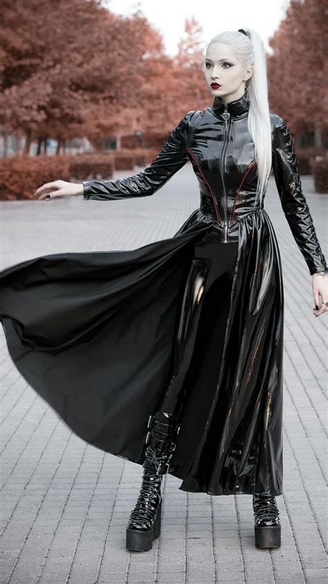latex fashion dark fashion gothic fashion mode latex gothic girls