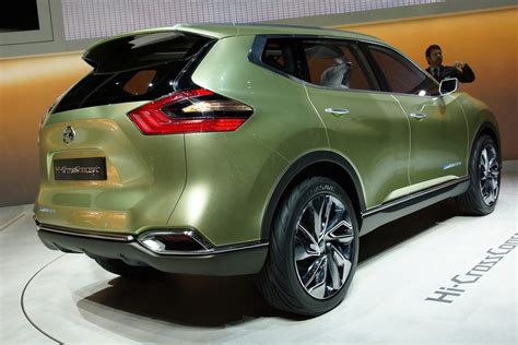 nissans   cross hybrid crossover concept  replace