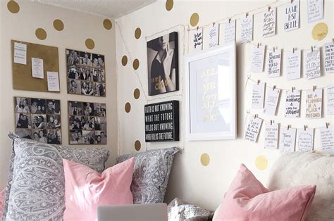 Show Us Your Beautifully Decorated Dorm Room