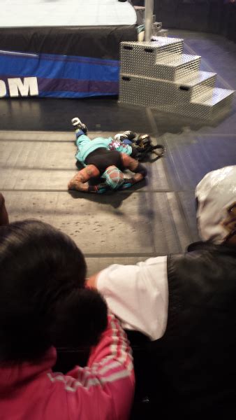 Photos Rey Mysterio Possibly Injured At Tuesday S Wwe