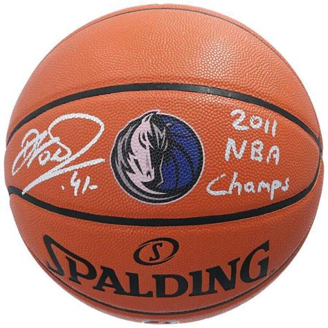 dirk nowitzki autographed  nba champs mavericks logo basketball fanatics fanatics
