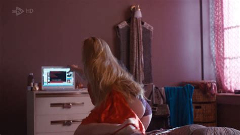 naked florence pugh in marcella