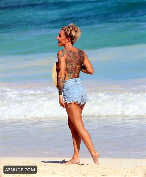 Blanka Lipinska Sexy Shows Off Her Nude Tits While Enjoying The Beach