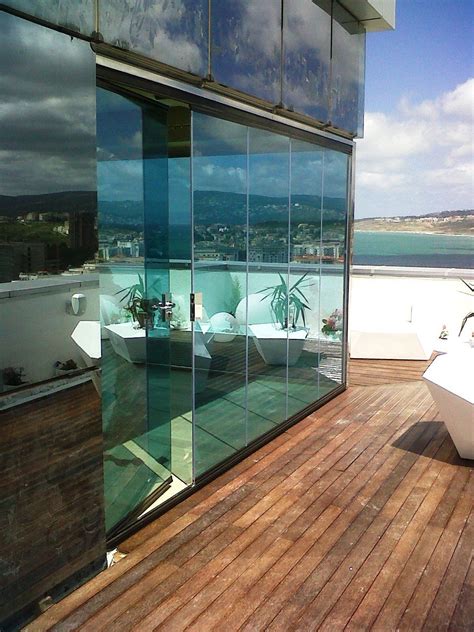 Frameless Sliding Glass Wall Is An Innovative Solution For Your Home