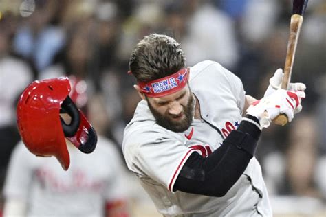 Phillies Bryce Harper Hit By Pitch Leaves Game