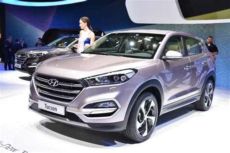 hyundai tucson debuts  geneva   hybrid  phev engines