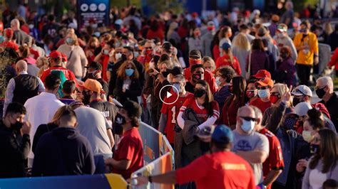 Crowds Gather In Tampa Fla Ahead Of Super Bowl The New York Times
