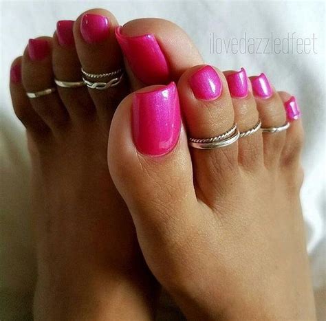 pin on hot pink toes
